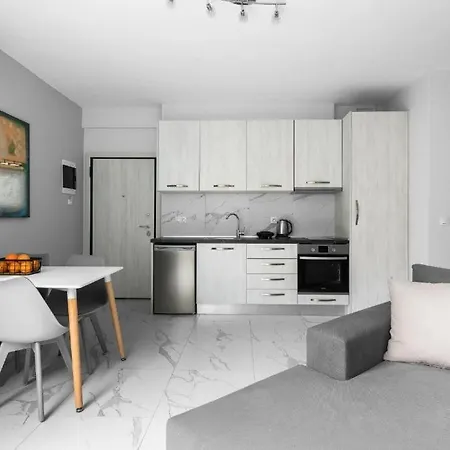 Avenue, Nilie Hospitality Mgmt
