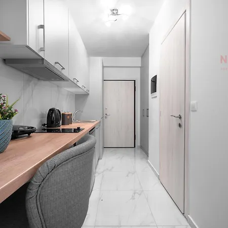 Avenue, Nilie Hospitality Mgmt