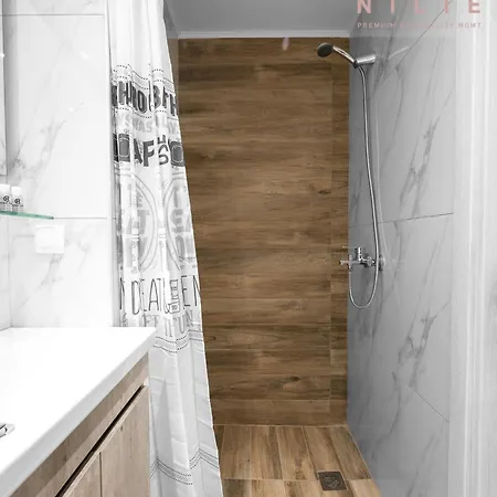 Avenue, Nilie Hospitality Mgmt