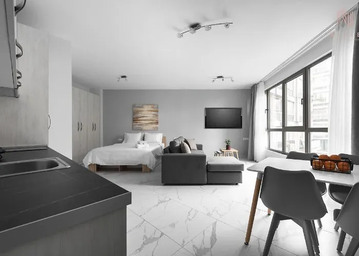 Avenue, Nilie Hospitality Mgmt * סלוניקי